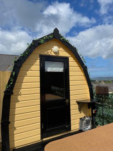Arch Pod & Hot Tub Leilighet Carndonagh Eksteriør bilde