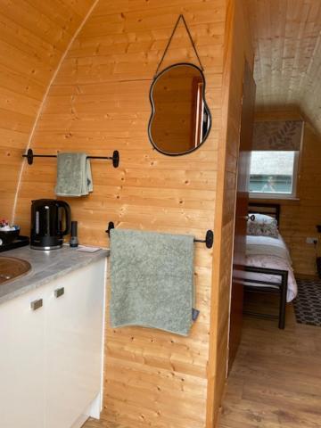 Arch Pod & Hot Tub Leilighet Carndonagh Eksteriør bilde